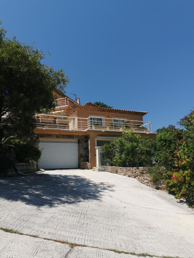 Ou Souleou Lägenhet Bormes-les-Mimosas Exteriör bild