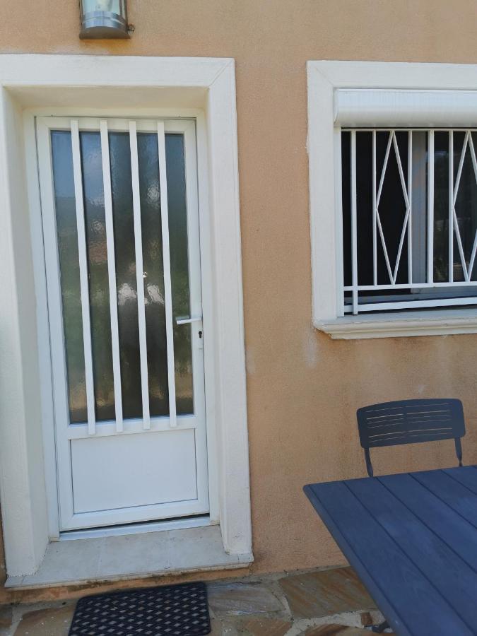 Ou Souleou Lägenhet Bormes-les-Mimosas Exteriör bild